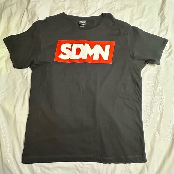 SDMN Sidemen Black with Red graphic Short Sleeve T-shirt - Picture 1 of 5